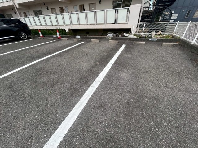 パンデュール弁財天の駐車場