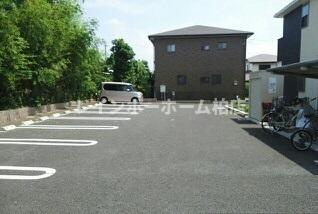 【仲介手数料：50％OFF】対象物件！の駐車場|駐車場があるので、車を買う予定の方も安心です