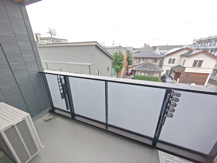 D-avance前田町二丁目のバルコニー