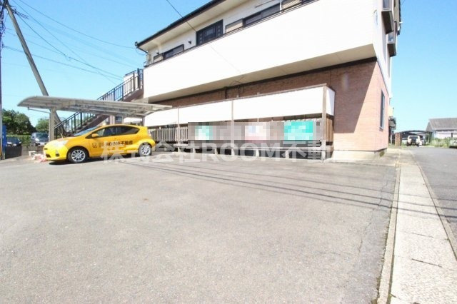 グランディール吉尾の駐車場