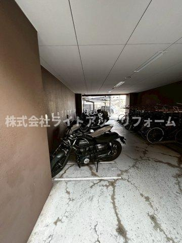エステムプラザ神戸西Ⅴミラージュの駐車場