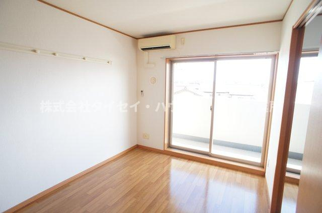 グリーンハイツＭの居間・リビング|同タイプのお部屋です。