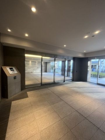 クレヴィスタ多摩川六郷のエントランス