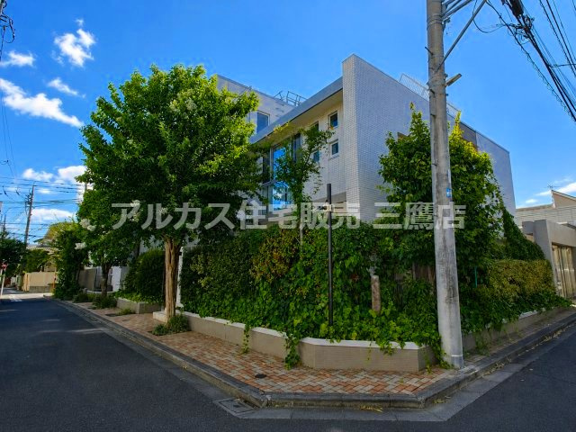 LAYERS HOUSE 杉並善福寺川公園の間取り