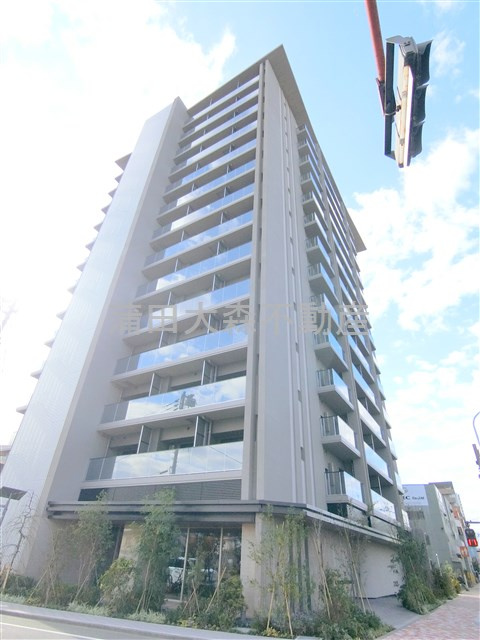 ラティエラ大鳥居の外観