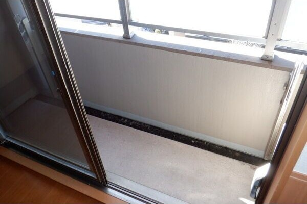 プラントビル本町のバルコニー