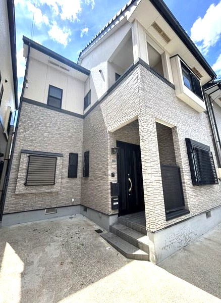 栄生戸建て