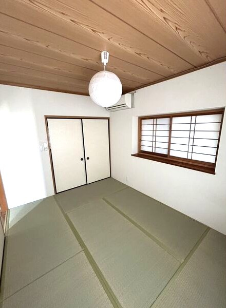 栄生戸建ての寝室