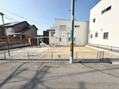 【前面道路含む現地写真】 | 深阪３丁　新築戸建 | コープ深阪店まで徒歩８分！万代泉北深阪店まで徒歩１２分！サボイ味道館泉ヶ丘店まで徒歩１４分！毎日のお買い物に便利ですね♪その日の特売日などでスーパーを選べますね♪