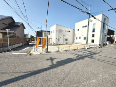 【前面道路含む現地写真】 | 深阪３丁　新築戸建 | 家探しはどうやってするの？から資金のことや住宅ローン、税金や制度のことまで住宅の難しいことをわかりやすく説明いたします♪ 