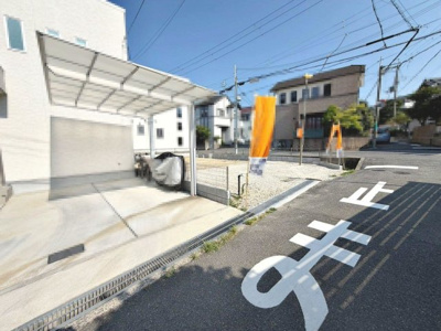【外観】 | 深阪３丁　新築戸建 | 食器洗浄機付きのシステムキッチン！対面式を採用したキッチンですので、リビングで寛ぐご家族をいつも感じられます！会話を楽しみながら家事ができますね♪