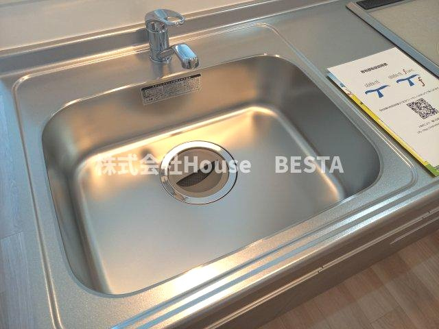 セレニテ西元町アリエのキッチン