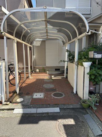 中古テラスハウス　岸和田市池尻町51番11の駐車場