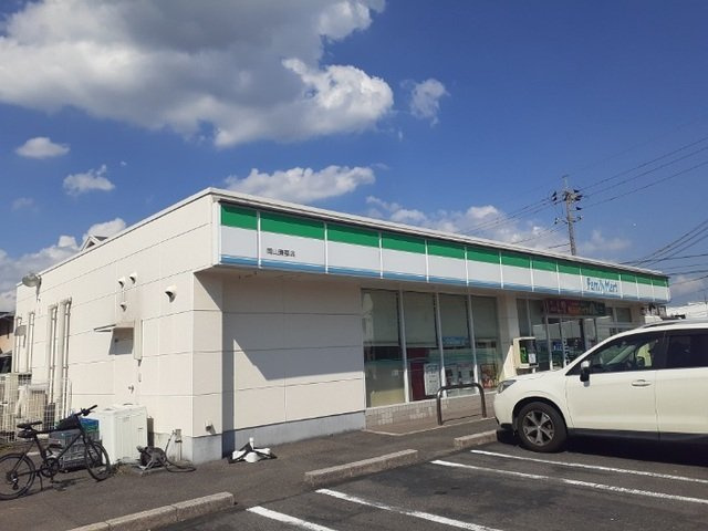 【周辺】 | クレストピア２１　Ａ棟 | ファミリーマートさんまで750m