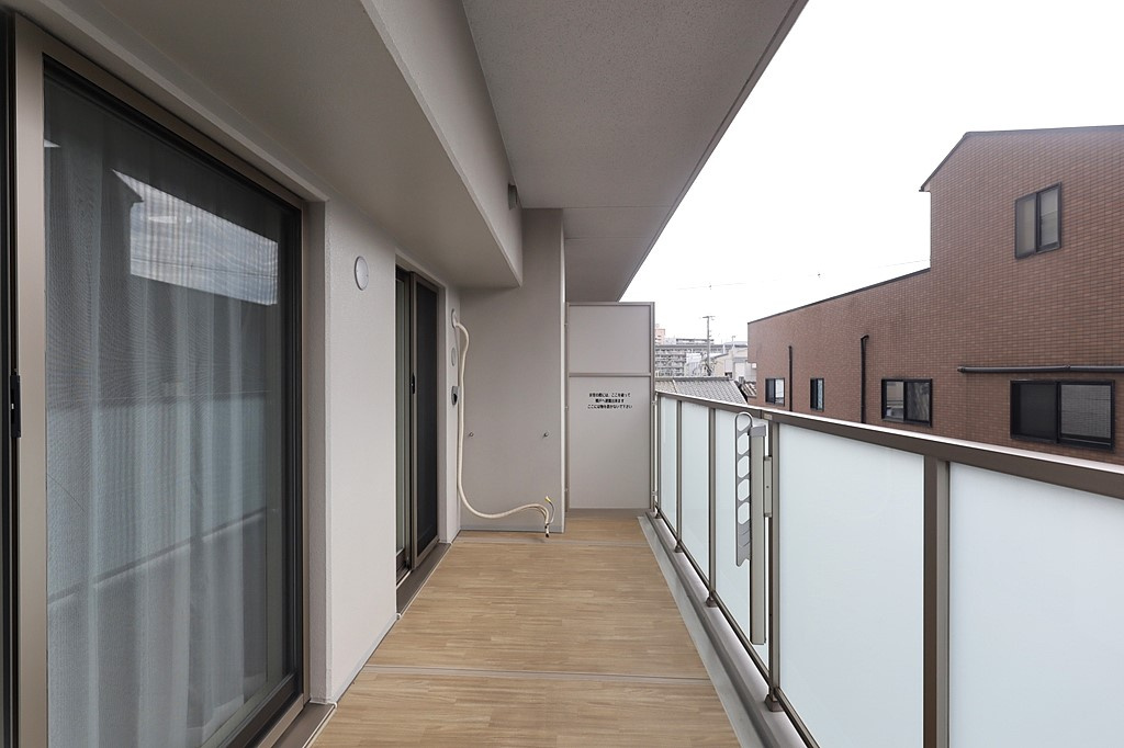 プレサンスロジェ住之江レジデンスのバルコニー