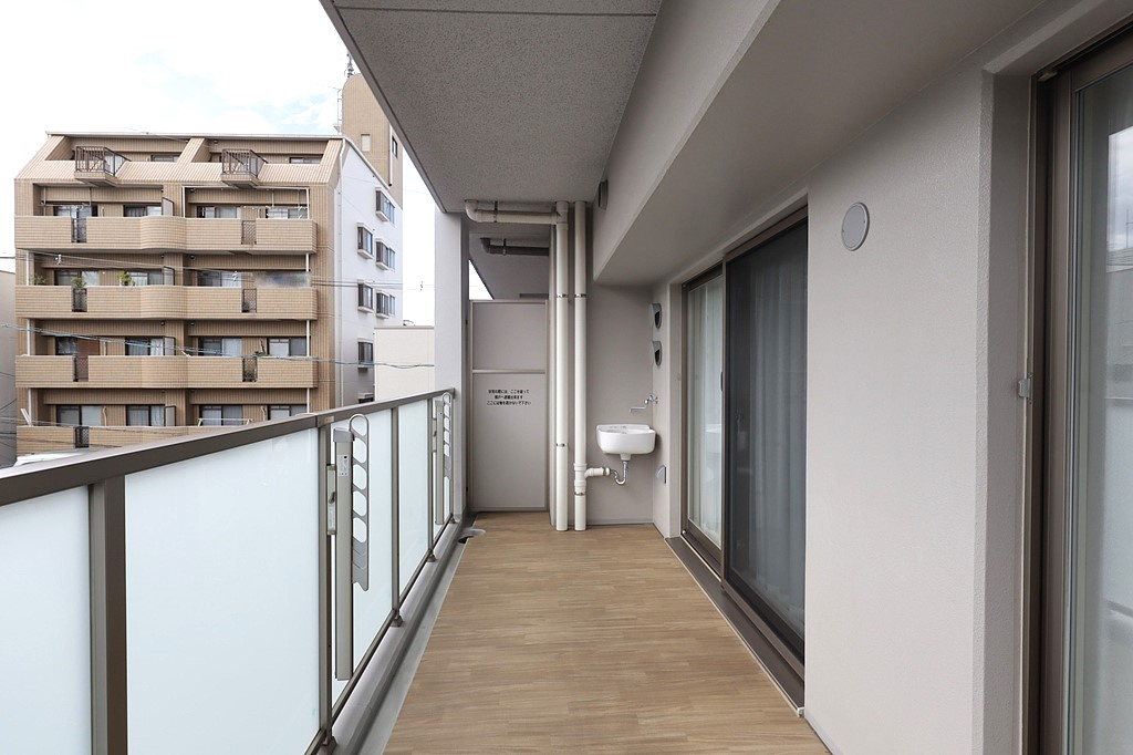 プレサンスロジェ住之江レジデンスのバルコニー