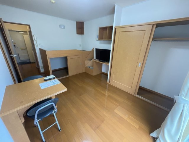 レオパレス京山マスカットの居間・リビング