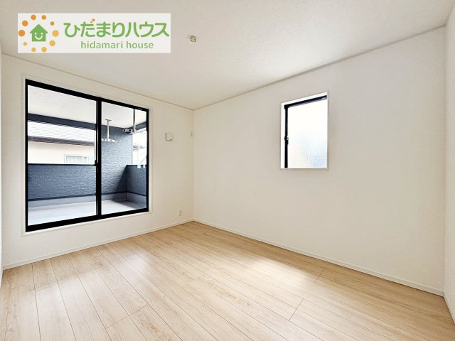 【洋室】 | 下妻市鬼怒第7　新築戸建 | バルコニーに面した明るい洋室☆彡
