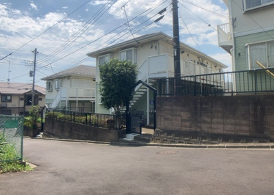 【外観】 | 明王事業用 | 土地を買う際、住む地域の自治体や福祉の補助制度にも注目してみましょう。子供や老人の医療補助やゴミ出しのルールなど、自治体によってルールに大きな違いがあるため、暮らしやすい土地で判断するとよいでしょう。