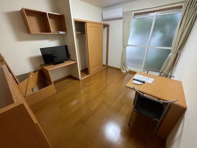 レオパレスひかりの居間・リビング