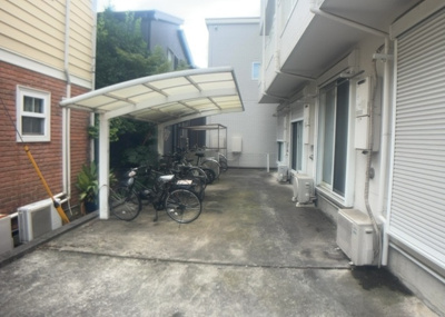 【外観】 | 田名事業用 | 土地の形が極端に長細かったり、狭小地、あるいは道路との高低差がある傾斜地だった場合、後々売ろうとしても買い手がつかない場合もあります。後々、売却することになった時に価値の下がらない土地を選びましょう。