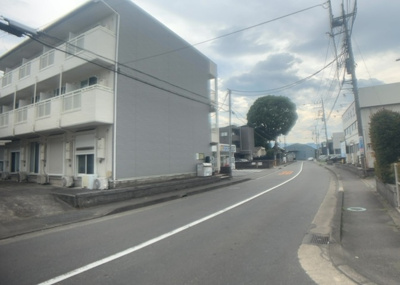 【外観】 | 田名事業用 | 土地を買う際、住む地域の自治体や福祉の補助制度にも注目してみましょう。子供や老人の医療補助やゴミ出しのルールなど、自治体によってルールに大きな違いがあるため、暮らしやすい土地で判断するとよいでしょう。