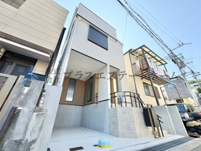 【外観】 | 長田区上池田1丁目Ⅴ　新築戸建 | 太陽光発電設置あり♪
ハイルーフ車可能なカースペースあり♪