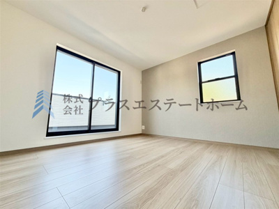【洋室】 | 長田区上池田1丁目Ⅴ　新築戸建 | 木目調のフローリング材でナチュラルな見た目のため暖かく落ち着いた雰囲気のお部屋です♪
