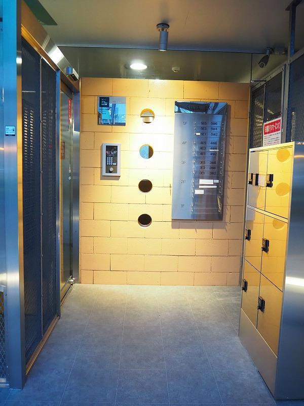 熊本市南区江越１丁目の賃貸マンションのエントランス