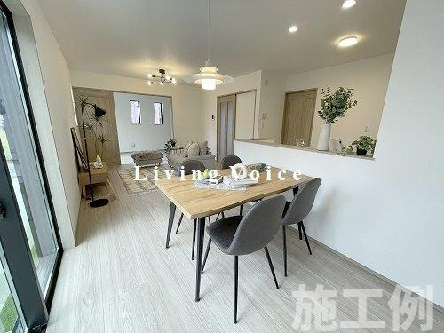 【居間・リビング】 | 【仲介手数料０円】相模原市中央区上溝　新築一戸建て　全4棟 | 相模原市中央区上溝　新築一戸建て　全4棟