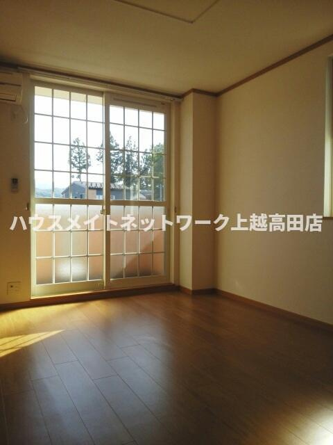 グラース　ノウⅠの居間・リビング|ＬＤＫ11.2帖