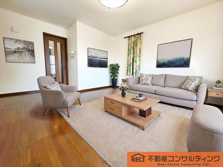 神戸市灘区楠丘町6丁目　中古戸建の居間・リビング