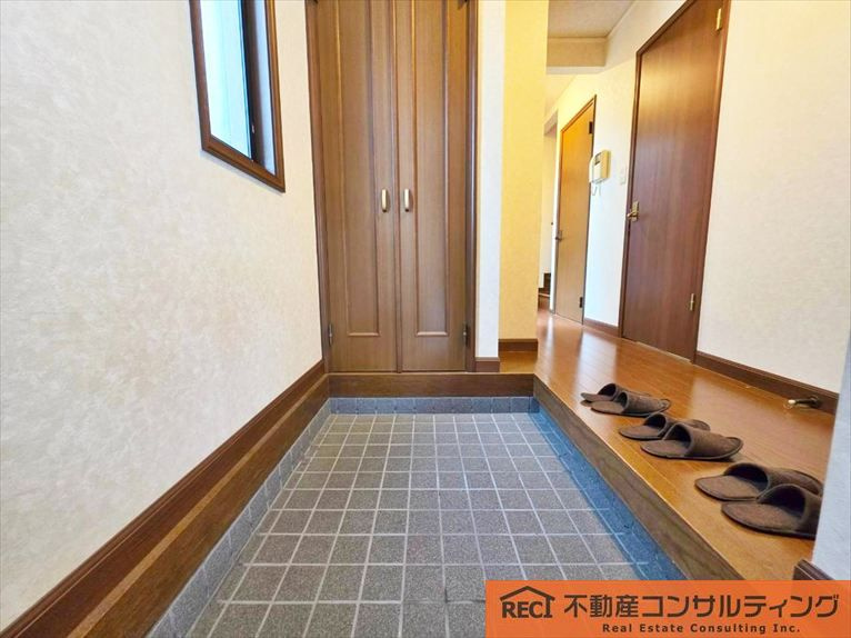 神戸市灘区楠丘町6丁目　中古戸建の玄関
