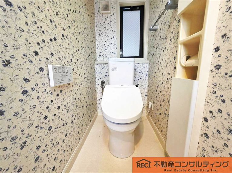 神戸市灘区楠丘町6丁目　中古戸建のトイレ
