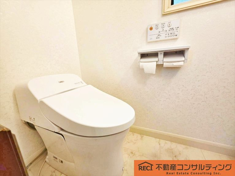 神戸市灘区楠丘町6丁目　中古戸建のトイレ