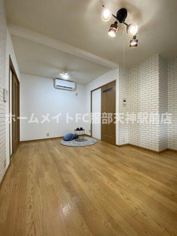 熊野町3丁目戸建ての居間・リビング