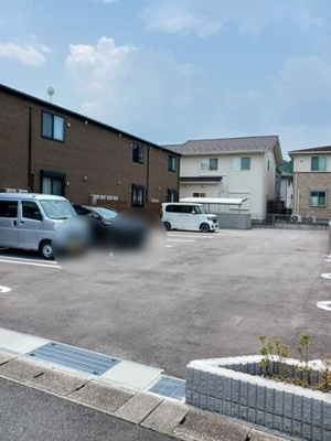 【駐車場】 | カーサ　コスモ | 駐車場完備です