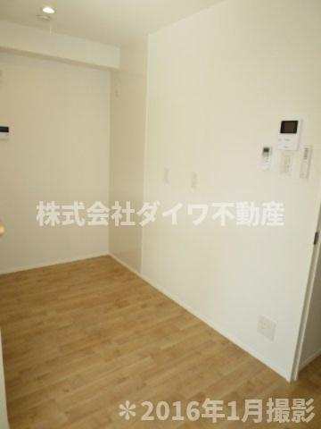 マンション稲葉の居間・リビング|キッチン後ろスペース