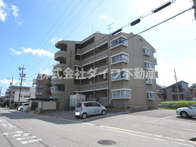 マンション稲葉の外観