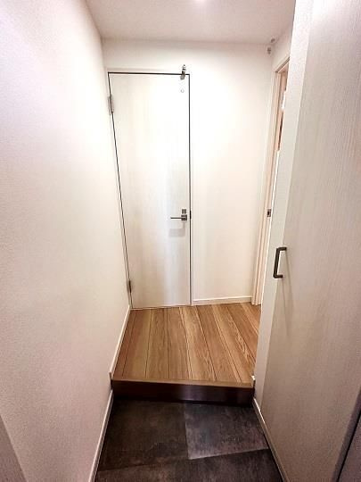 ガーデン富田町の玄関