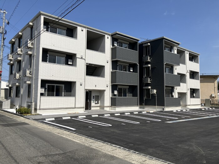 エマーブルMグラン　Ⅱ棟の外観