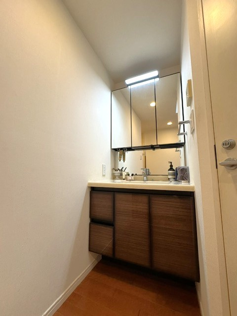 上階の洗面台です。