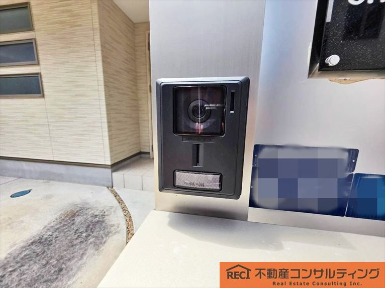 神戸市灘区都通3丁目　中古戸建の玄関