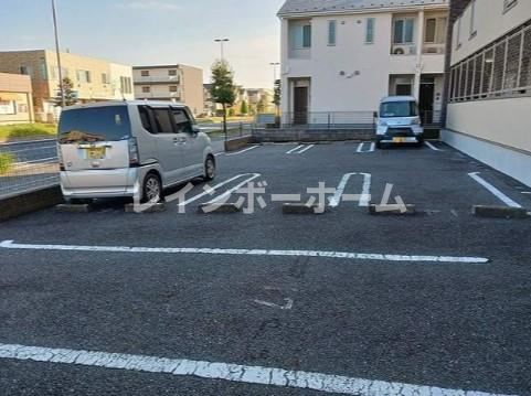 プリムローズ　Ⅱ【非対面対応】接客・申込・契約オンライン！LINE×相談可！の駐車場|駐車スペースもあります