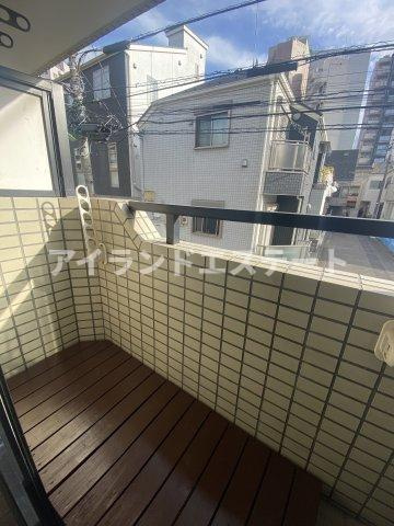 デルマーレ駒沢　礼金0　バストイレ別　シャワー付洗面台のバルコニー