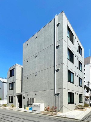 【外観】 | グレンジフォード高円寺南 | 鉄筋コンクリート造のがっちりとした建物。