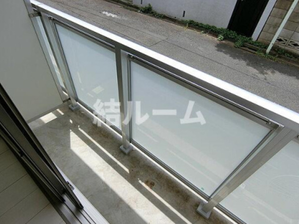練馬区桜台４丁目のアパートのバルコニー