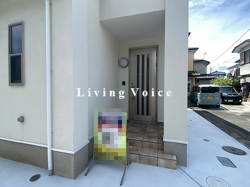 【仲介手数料０円】茅ヶ崎市円蔵　中古戸建のエントランス|茅ヶ崎市円蔵　中古戸建