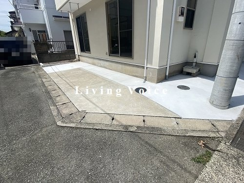 【仲介手数料０円】茅ヶ崎市円蔵　中古戸建の駐車場|茅ヶ崎市円蔵　中古戸建