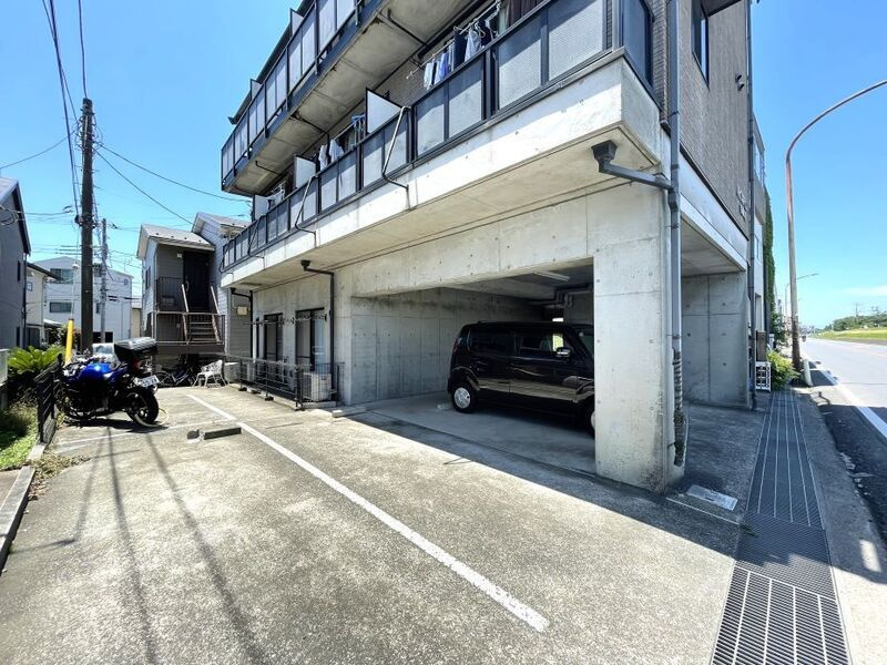 川崎市多摩区宿河原５丁目のアパートの駐車場